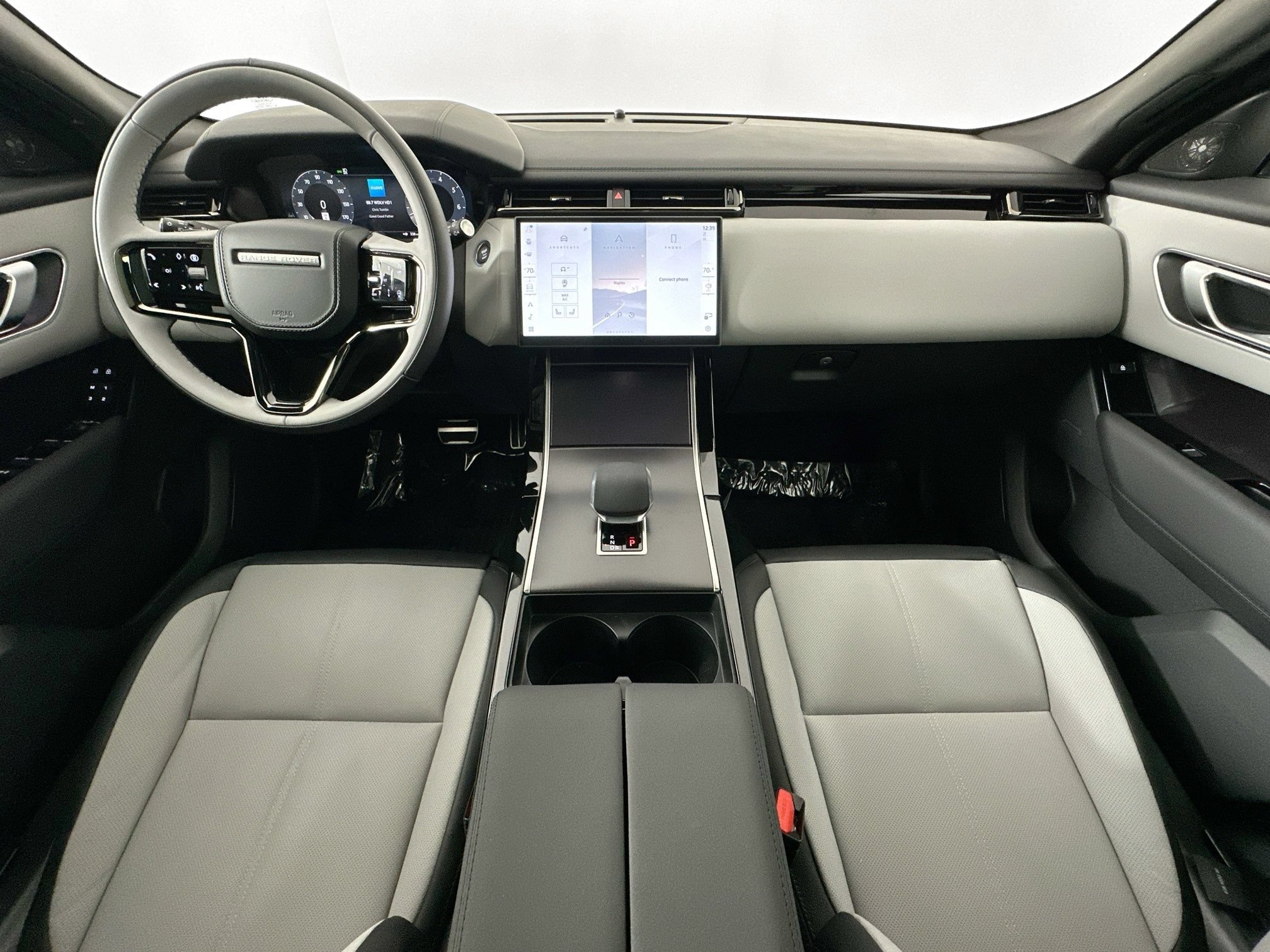 Used 2026 Land Rover Range Rover Velar Dynamic SE AWD/4WD image 21