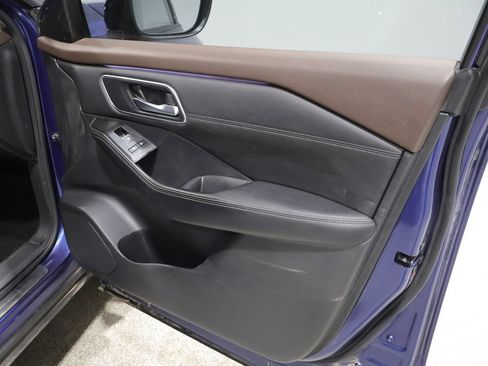 Used 2023 Nissan Rogue Platinum w/ Platinum Premium Package AWD/4WD image 25