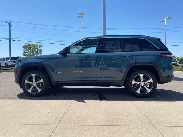 Used 2026 Jeep Grand Cherokee Limited w/ Trailer Tow Package AWD/4WD image 7