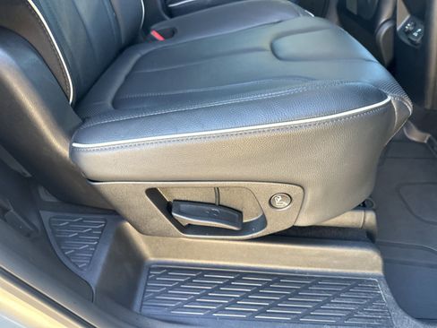 Used 2024 Hyundai Palisade Limited AWD/4WD image 41
