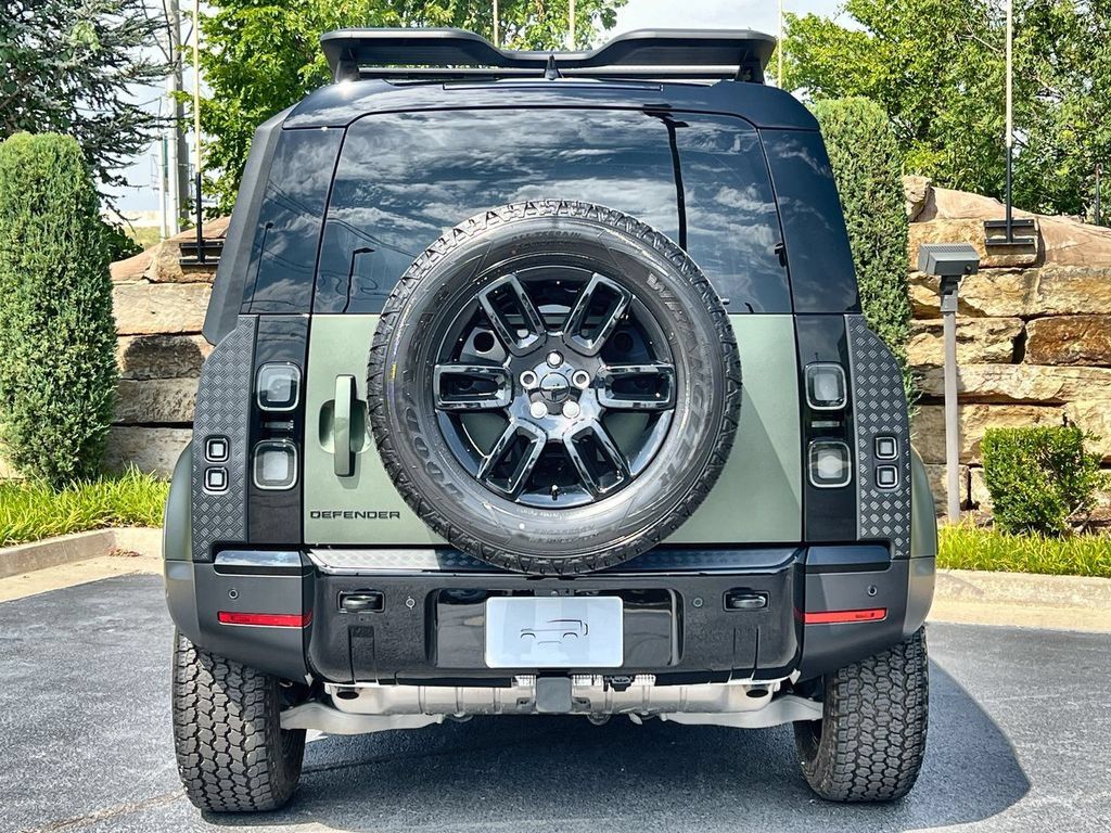 New 2026 Land Rover Defender 110 S AWD/4WD image 4