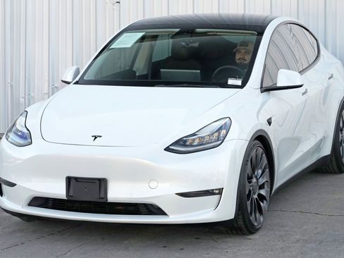 Used 2021 Tesla Model Y Long Range image 47