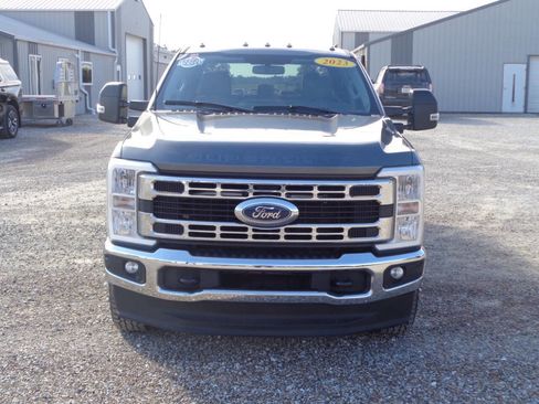 Used 2023 Ford F350 XLT image 3