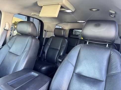 Used 2011 GMC Yukon Denali RWD image 44