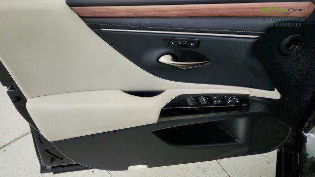 Used 2025 Lexus ES 350 w/ Premium Package FWD image 48