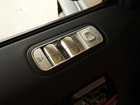 Used 2025 Mercedes-Benz G 63 AMG 4MATIC image 29