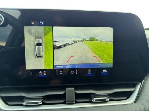 Used 2025 Chevrolet Equinox LT w/ Convenience Package II AWD/4WD image 19