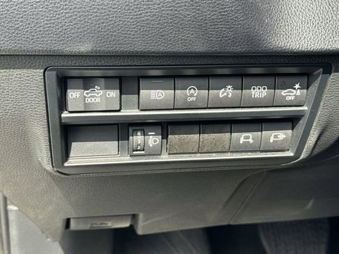 Used 2023 Toyota Tundra SR5 w/ SR5 Convenience Package AWD/4WD image 32