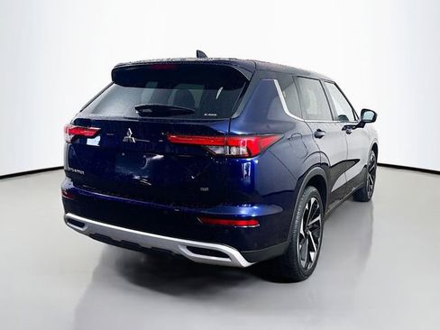 Used 2023 Mitsubishi Outlander SE image 9