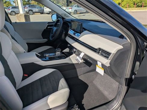 New 2025 Mitsubishi Outlander SE image 36