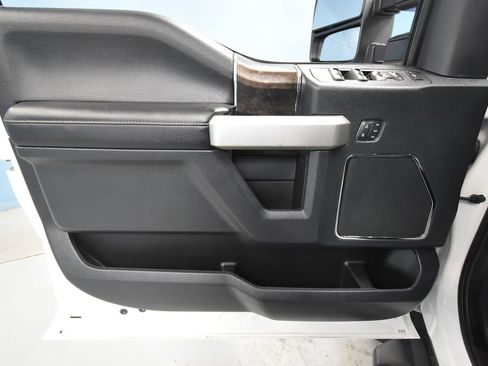 Used 2022 Ford F350 Lariat w/ Lariat Ultimate Package AWD/4WD image 5