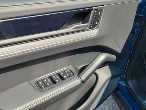 Certified 2025 Porsche Cayenne S AWD/4WD image 27