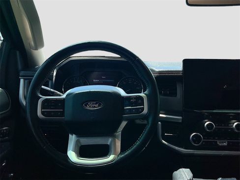 Used 2024 Ford Expedition XLT image 22