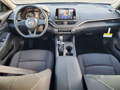 Certified 2025 Nissan Altima 2.5 S image 6