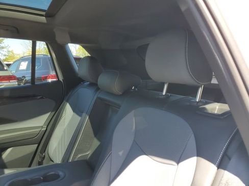 New 2026 Volkswagen Tiguan SE R-Line FWD image 9