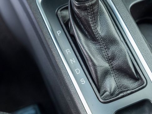 Used 2019 Ford Escape SE image 19