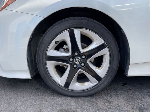 Used 2016 Toyota Prius Three Touring FWD image 15