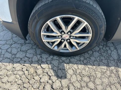 Used 2018 GMC Acadia SLE AWD/4WD image 12