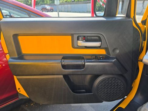 Used 2007 Toyota FJ Cruiser 4WD image 29