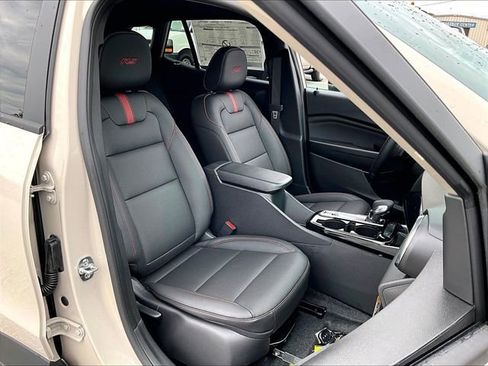 New 2026 Chevrolet Trax RS w/ Sunroof Package FWD image 30