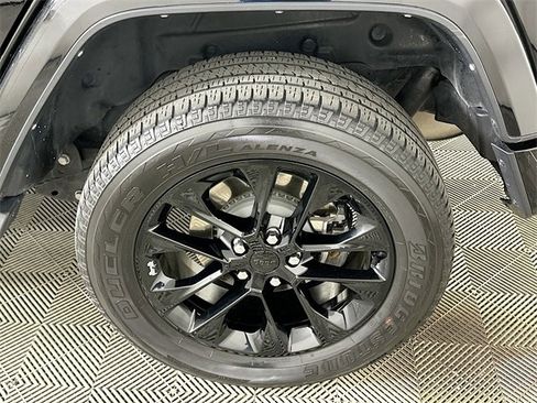 Used 2022 Jeep Wrangler Unlimited Sahara image 21