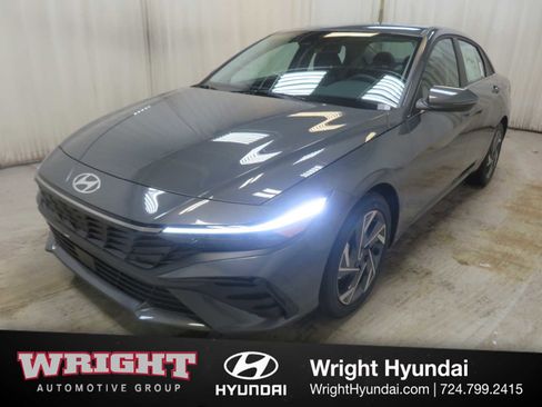 New 2026 Hyundai Elantra Limited FWD image 3