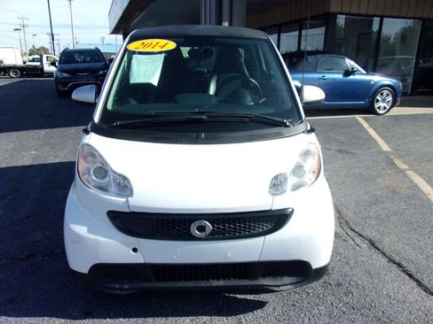 Used 2014 smart fortwo pure image 3