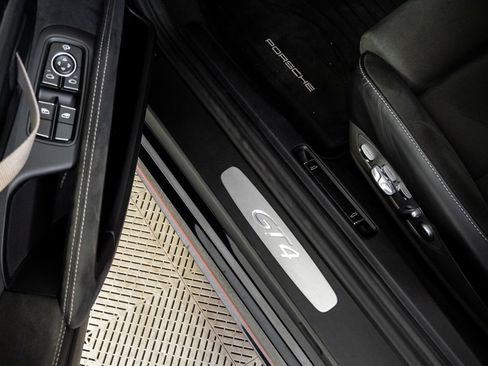 Used 2021 Porsche 718 Cayman GT4 image 8