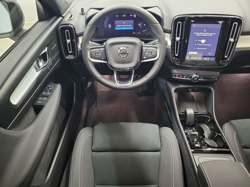 New 2026 Volvo XC40 B5 Ultra w/ Protection Package Premier AWD/4WD image 17