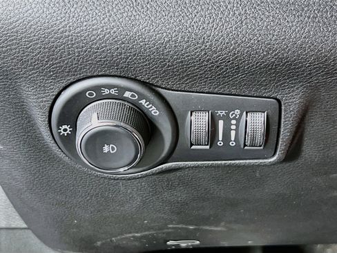 Used 2022 Jeep Compass Trailhawk w/ Trailhawk Convenience Group AWD/4WD image 10