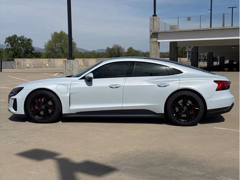 Used 2022 Audi e-tron GT Prestige w/ Prestige Package AWD/4WD image 4