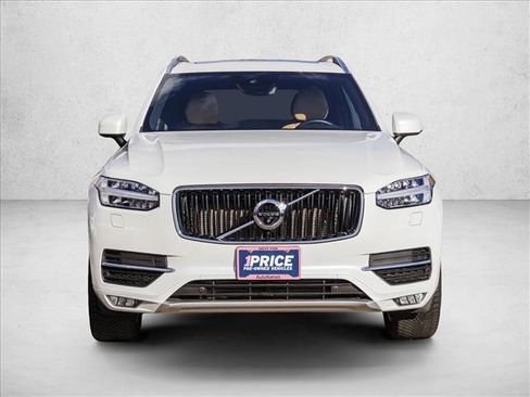 Used 2017 Volvo XC90 T6 Momentum w/ Vision Package image 2