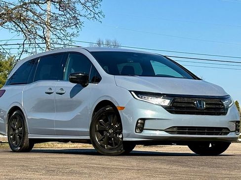 Used 2024 Honda Odyssey Sport image 1