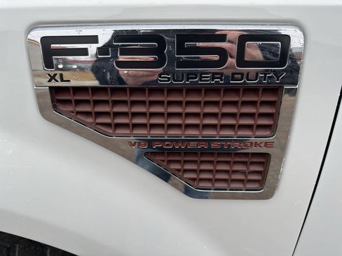 Used 2010 Ford F350 XL image 15