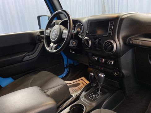 Certified 2018 Jeep Wrangler Unlimited Sport S image 40
