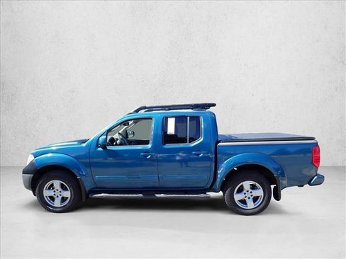 Used 2005 Nissan Frontier LE AWD/4WD image 2