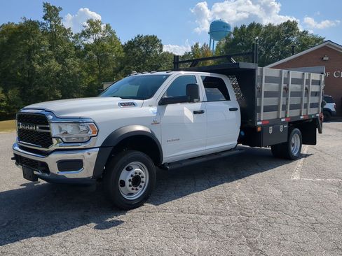 Used 2021 RAM 5500 Tradesman w/ Chrome Appearance Group image 6