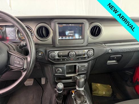 Used 2022 Jeep Wrangler Sport AWD/4WD image 5