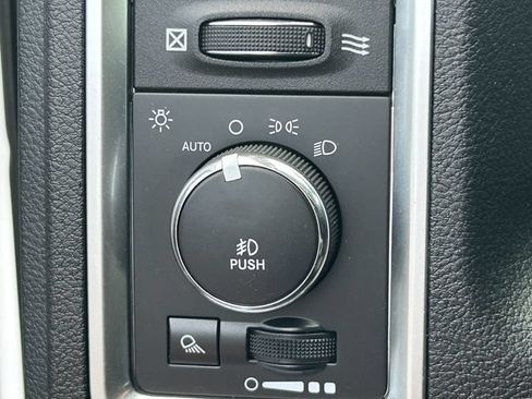 Used 2014 RAM 1500 Classic SLT w/ Luxury Group AWD/4WD image 21