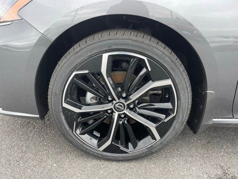 New 2025 Nissan Altima 2.5 SR image 9