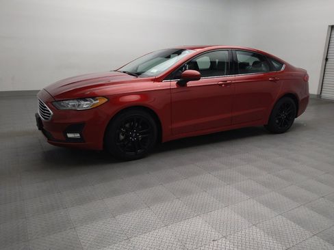 Used 2020 Ford Fusion SE w/ Equipment Group 151A image 2