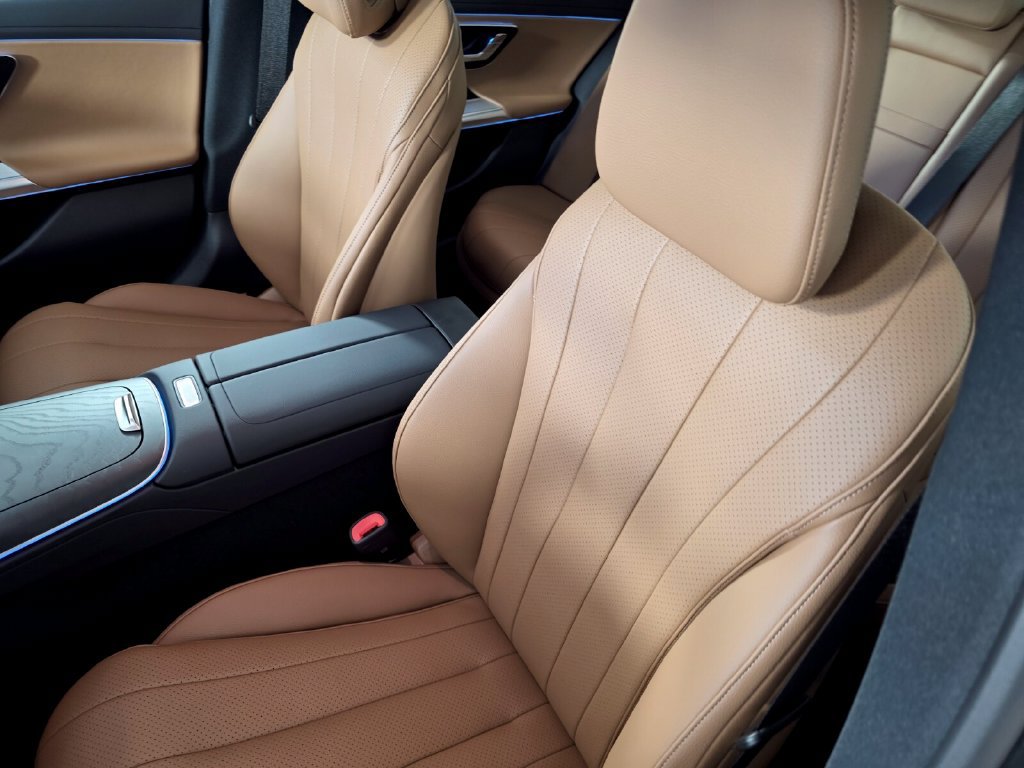 New 2027 Mercedes-Benz E 450 4MATIC Sedan image 8