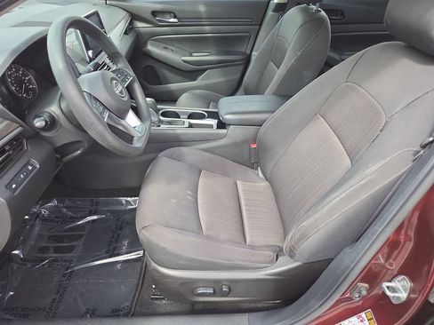 Used 2024 Nissan Altima 2.5 SV FWD image 15