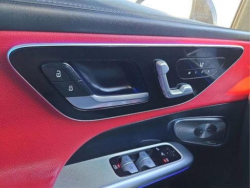 Used 2023 Mercedes-Benz GLC 300 4MATIC image 16