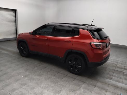 Used 2019 Jeep Compass Latitude FWD image 3