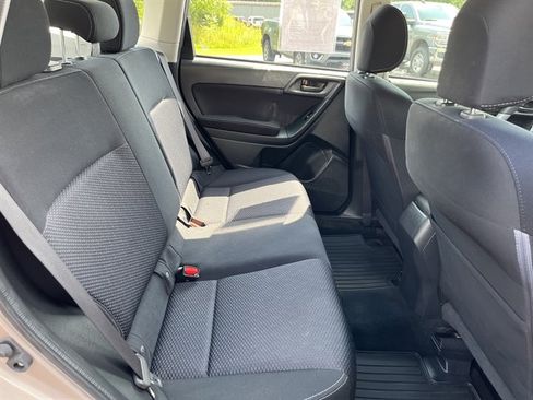 Used 2015 Subaru Forester 2.5i AWD/4WD image 28