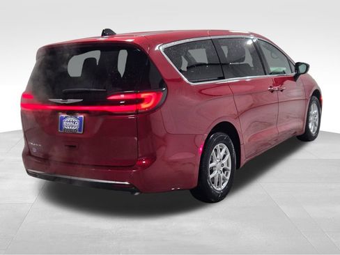 New 2026 Chrysler Pacifica Select FWD image 19