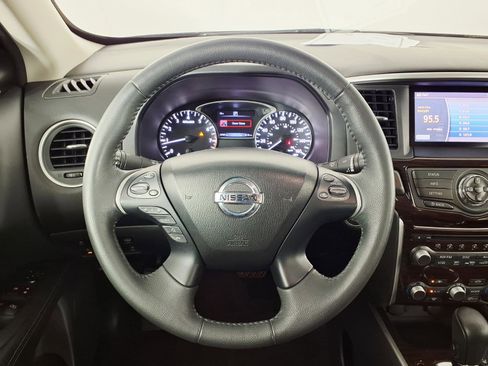 Used 2016 Nissan Pathfinder SL FWD image 16