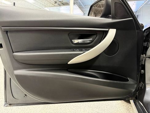 Used 2017 BMW 320i xDrive Sedan image 19