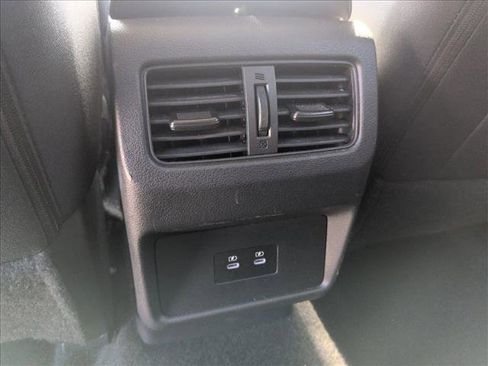 Used 2024 Nissan Rogue SV image 13